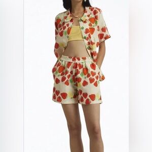 NWT Helmstedt Strawberry linen blend  Shorts M